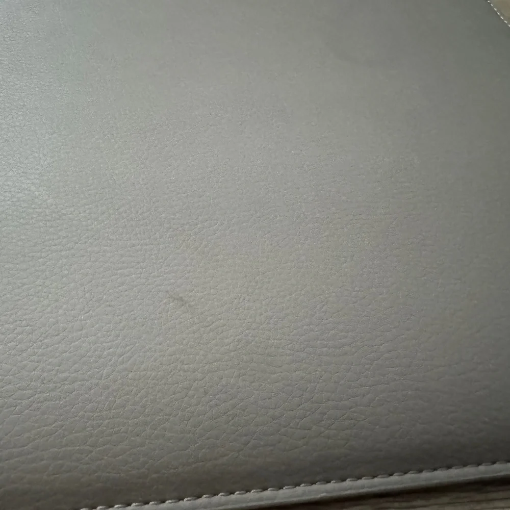 Von Holzhausen Technik Stone Cement 13 Inch Leather Sleeve Portfolio Cover